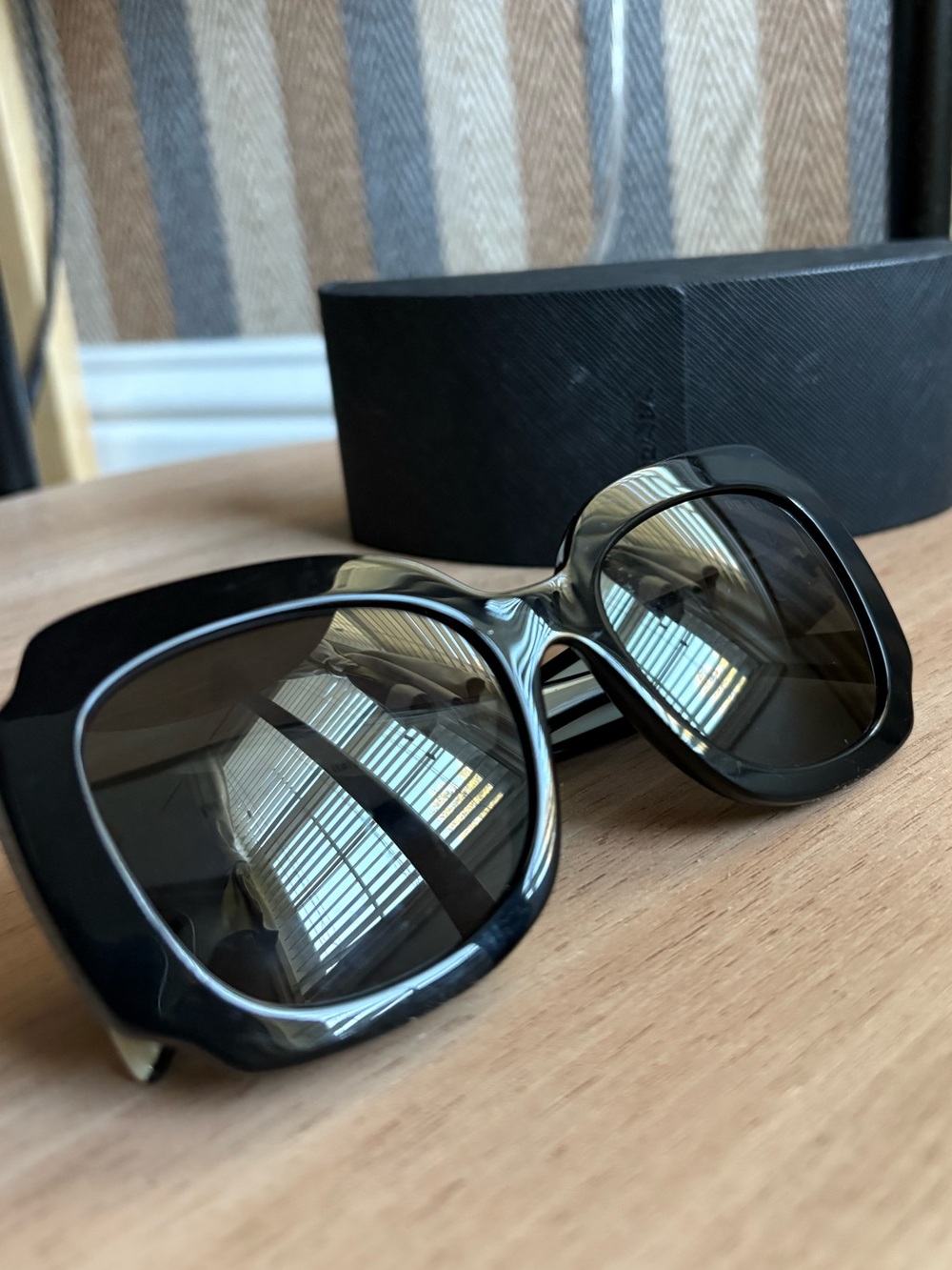 Prada PR 16YS